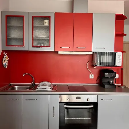 Проживання в сім'ї Sirena Holidays Равда